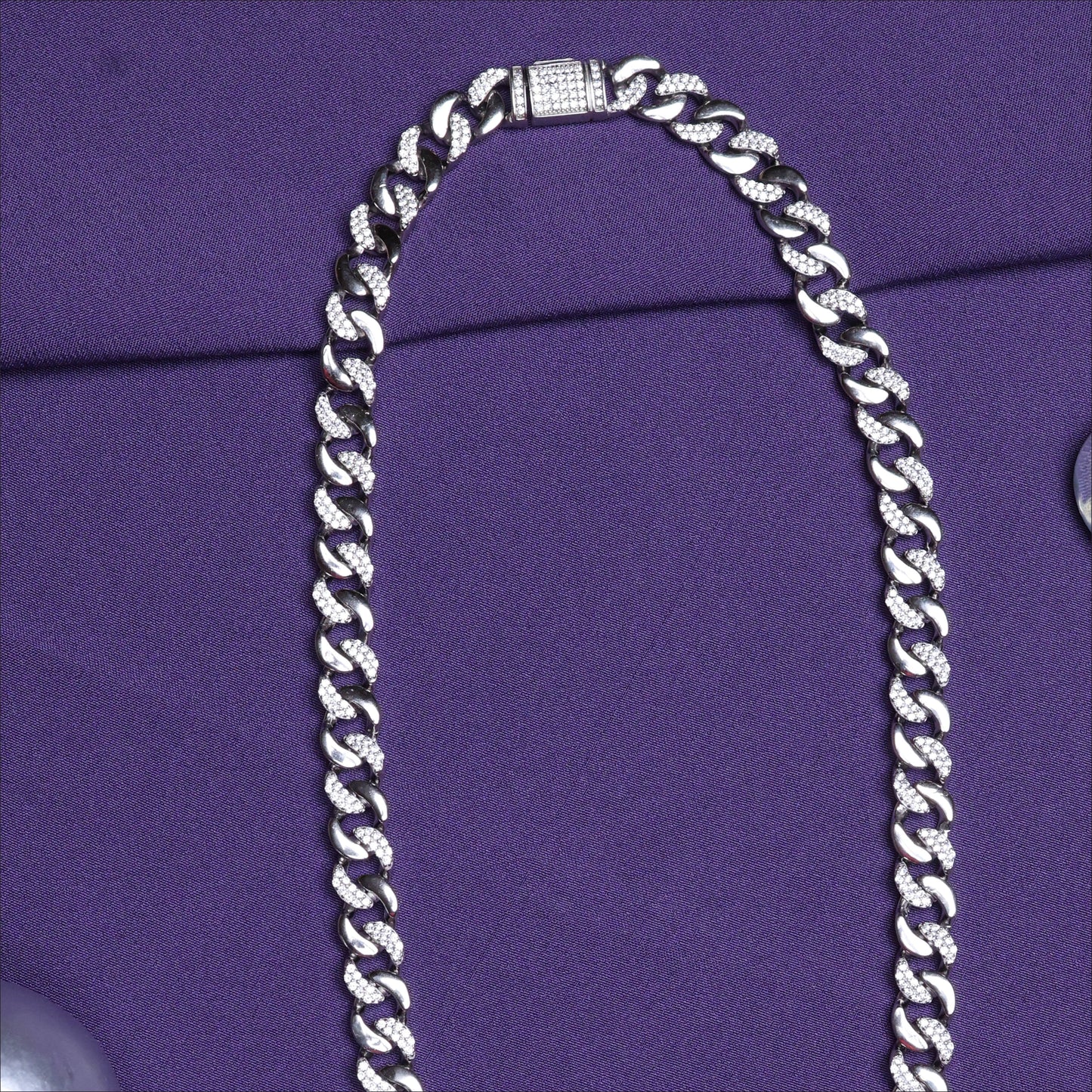 MEN CHAIN