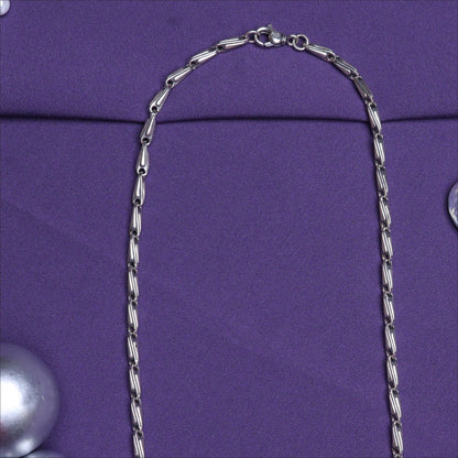 WOMEN CHAIN