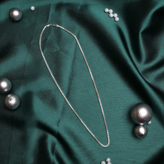 WOMEN CHAIN